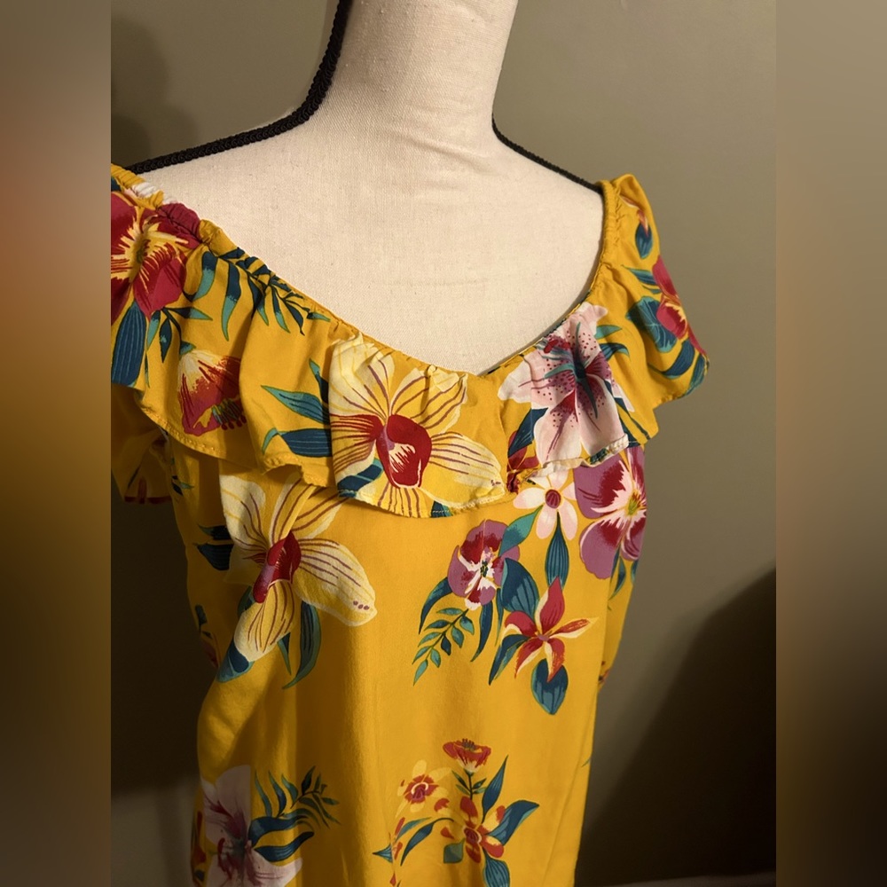 Old Navy yellow floral off-shoulder blouse